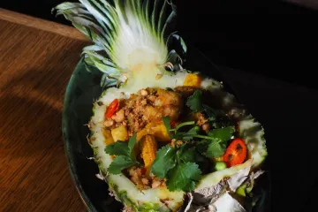 Cơm chiên trái dứa