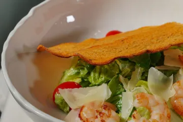 Salad Caesar tôm