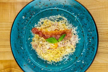Mì Ý carbonara thịt xông khói