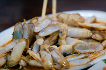 Ốc móng tay sốt