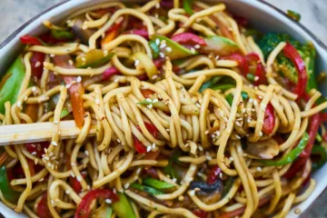 Mì xào chay rau củ
