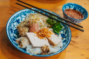 Cơm thịt heo rau thơm
