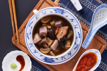 Canh nấm đậu phụ