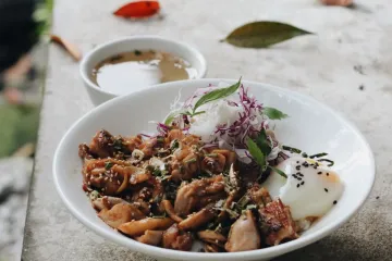 Cơm gà teriyaki và trứng
