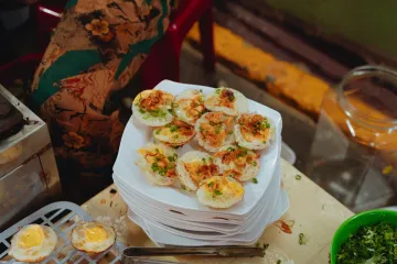 Bánh khọt kèm nhân