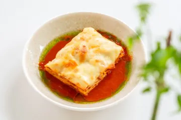 Lasagna sốt cà chua húng quế