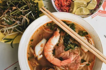 Bún tôm rau thơm