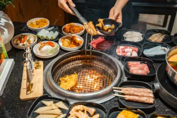 Bàn nướng thịt và rau