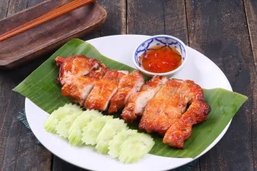 Gà nướng trên lá chuối