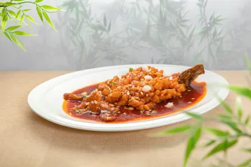 Cá chiên sốt chua ngọt
