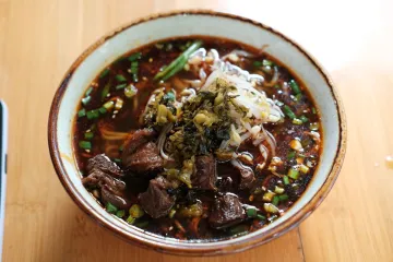 Mì nước bò cay