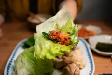 Cuốn xà lách kim chi