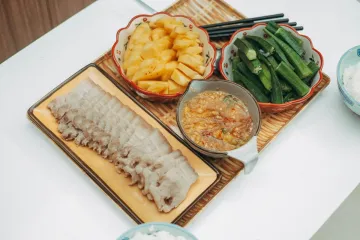 Thịt heo, đậu bắp và cơm