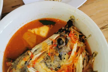 Canh chua cá nấu dứa