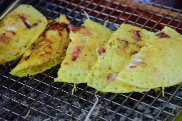Bánh xèo trên chảo