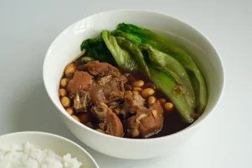 Thịt kho cải chíp ăn với cơm