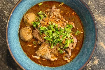 Mì bò viên kiểu Thái