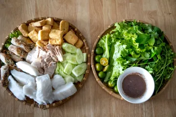 Bún đậu phụ rán dưa chuột