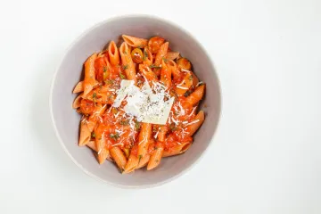 Mì ống penne sốt cà chua