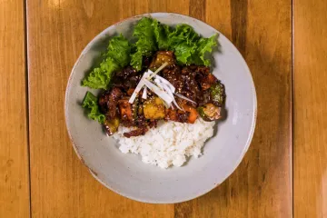 Cơm thịt nướng Hàn xà lách