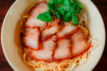 Bún thịt heo rau xanh