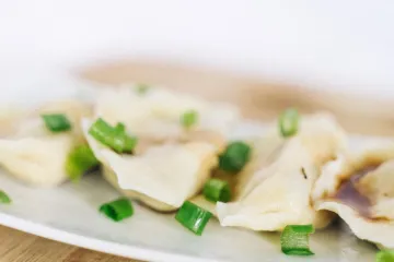 Sủi cảo rắc hành lá