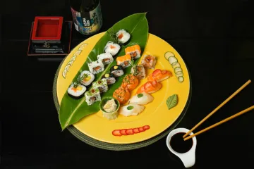 Nigiri và uramaki tổng hợp