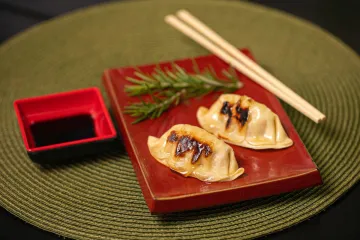 Gyoza và nước tương