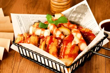 Gà rán sốt cay giòn