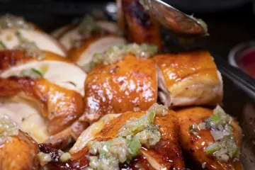 Gà quay chặt miếng