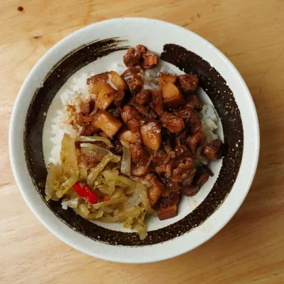 Thịt heo kho thơm sả ớt
