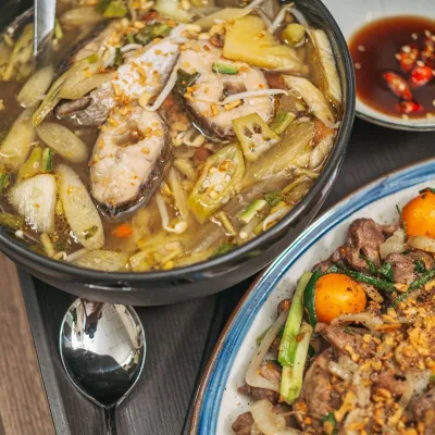 Canh chua cá hồi