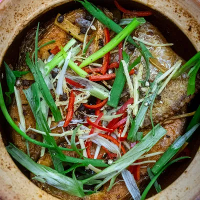Cá hú kho rau củ