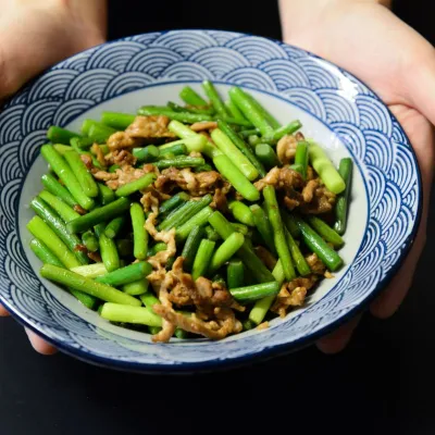 Thịt heo xào đậu que chua ngọt