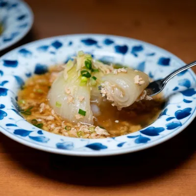 Canh bắp cải cuộn chả cá