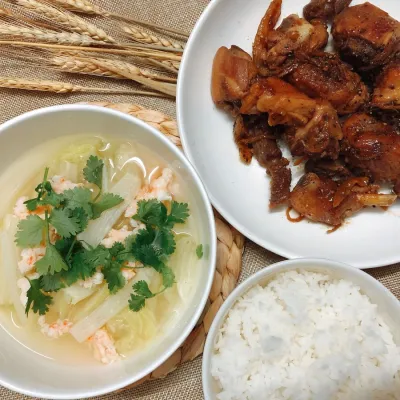 Chân giò kho nấm