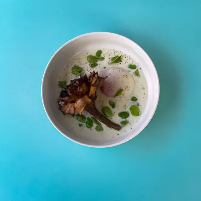 Canh atiso hầm chân giò