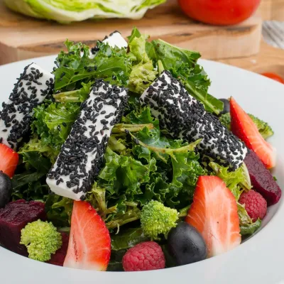 Công thức và cách làm món salad cải kale thịt bò