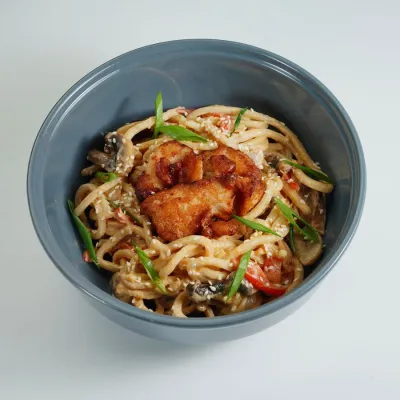 Udon xào sốt bơ đậu phộng