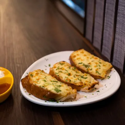 Bánh mì bơ tỏi