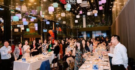 Hải Sản Phố - chuỗi nhà hàng hải sản nức tiếng Hà Thành vô cùng thích hợp cho việc tổ chức tiệc tại nhà hàng