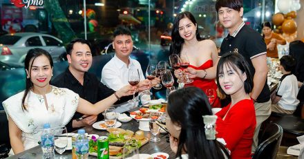 20/11 là dịp quan trọng hằng năm để bày tỏ sự biết ơn sâu sắc đối với những người đã giúp đỡ, giáo dục ta phát triển nên người